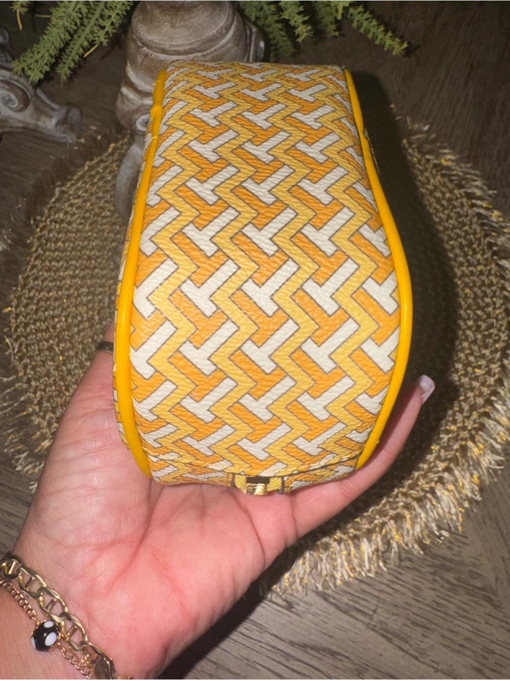 NWOT Tory Burch Yellow and Cream Leather Pouch ⭐️ - Picture 5 of 5
